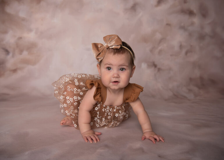 Scottsdale Photographer specializing in newborn, maternity, family and graduate photography